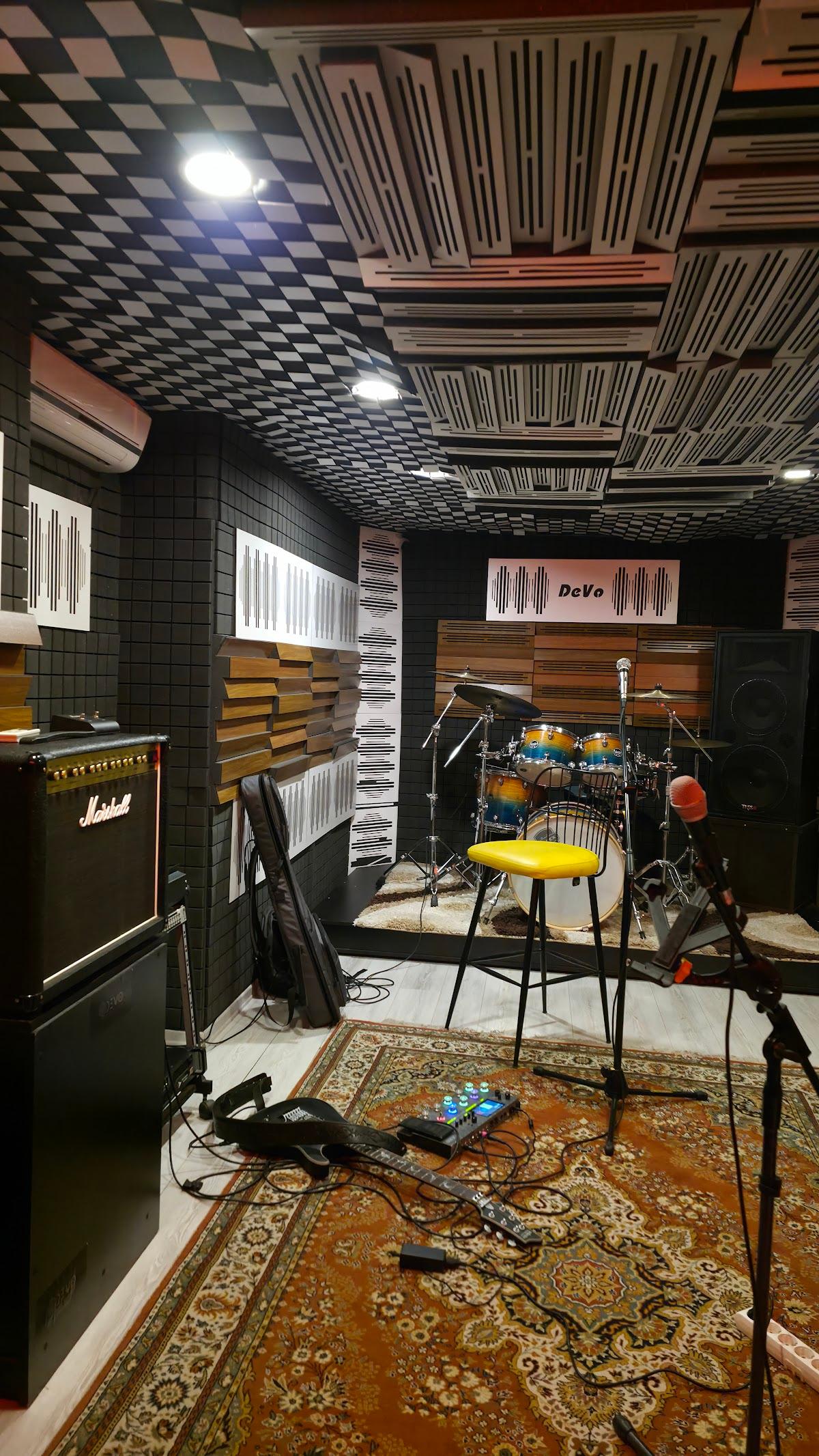 Stüdyo Devo & Backline