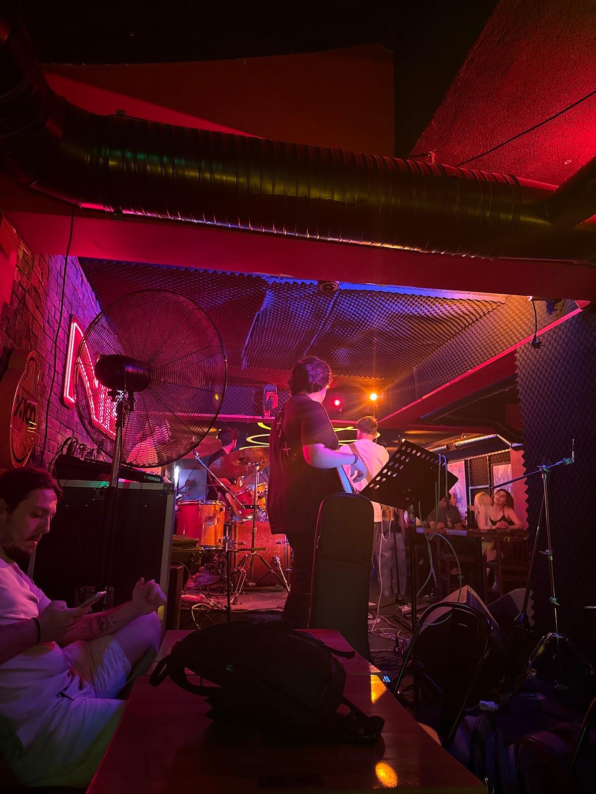 Nil Rock Bar | Bestekar